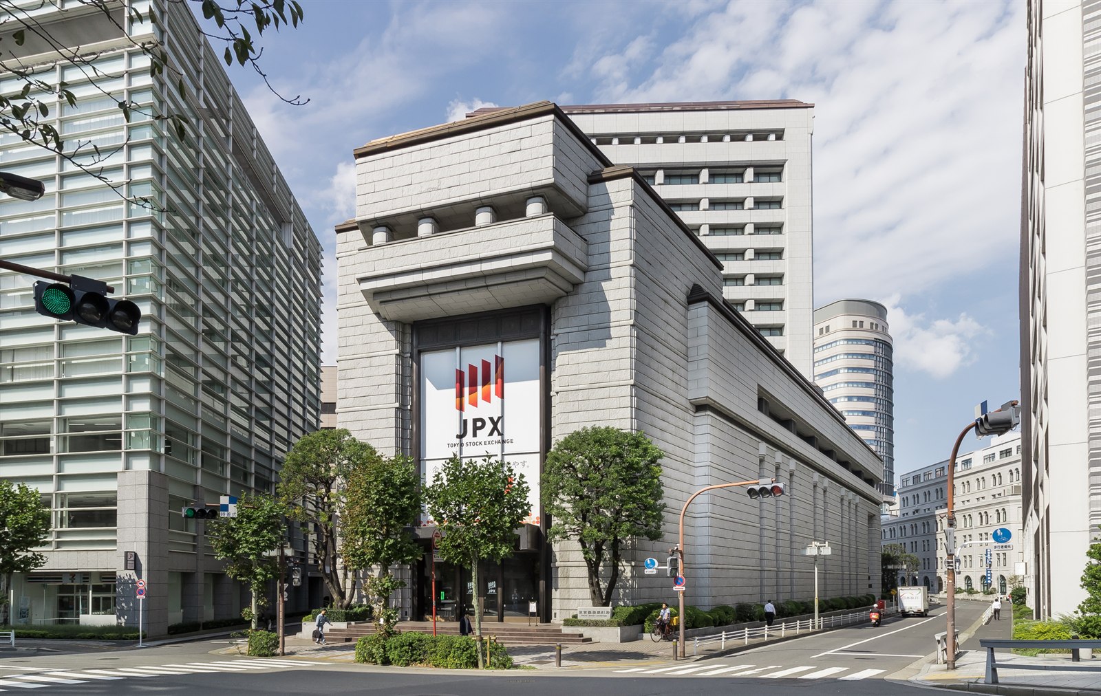 Tokyo Stock Exchange building photo